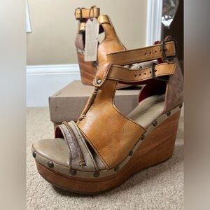 Bed Stu Princess Leather Platform Wedge Sandals in Cafe Latte Lux